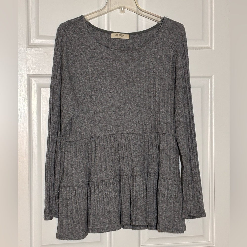 A Beautiful Soul Long Sleeve Gray Ribbed Lightweight Sweater Size X (10-12)